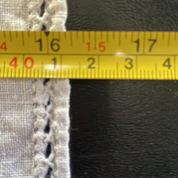 Beautiful Vtg table top doily cut out & lace.Handmade. Freshly washed/ironed - Picture 6 of 7